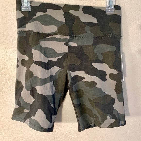 NWT Billabong Athletic Shorts Medium Olive Green Camo Biker Babe Cotton Stretch - Picture 2 of 14
